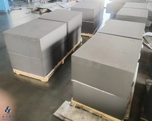 Bloques de grafito isostático suave de 100 Mpa para el crecimiento cristalino de silicio